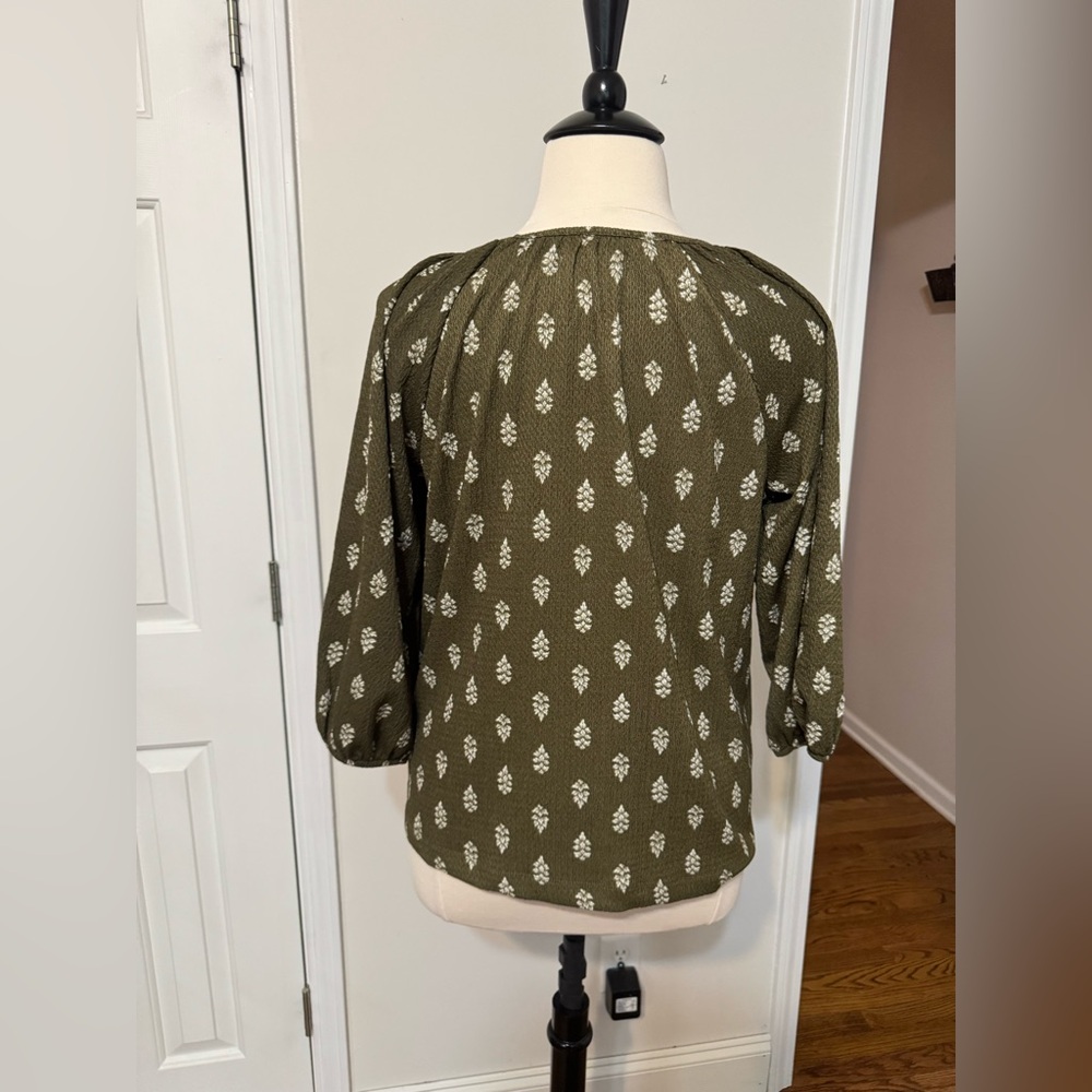 Croft & Barrow Olive and Cream Knit Top - Picture 5 of 8